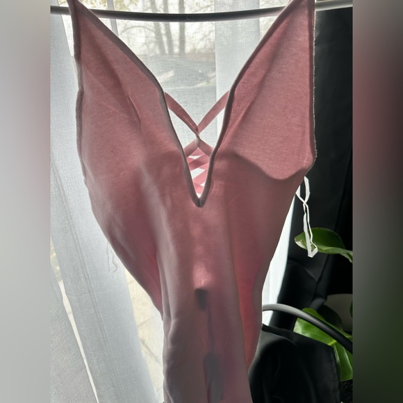 Low cut dress - Picture 4 of 6